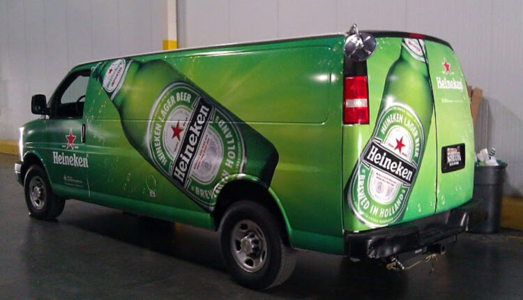 Kombi vozilo oblijepljeno Heinekenom