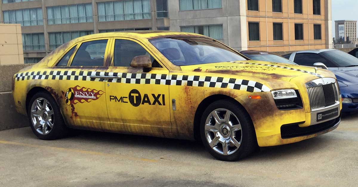 Vozilo oblijepljeno folijom kao Crazy Taxi iz video igre